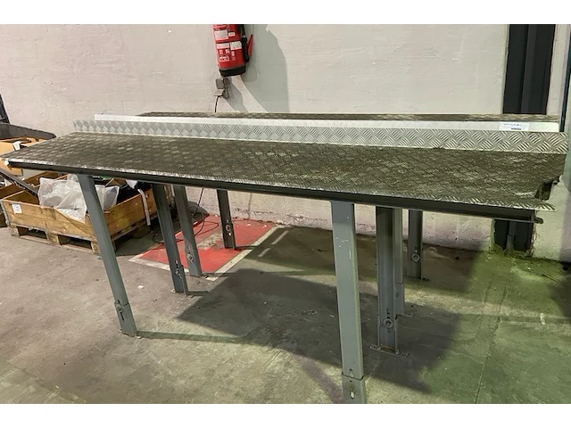 2 metalen werktafels - afbeelding 1 van  2