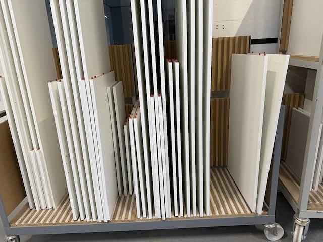 2 meubelkarren incl houten panelen - afbeelding 3 van  7