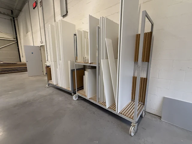 2 meubelkarren incl houten panelen - afbeelding 6 van  7