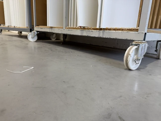 2 meubelkarren incl houten panelen - afbeelding 7 van  7
