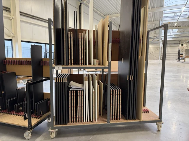 2 meubelkarren incl houten panelen - afbeelding 4 van  6