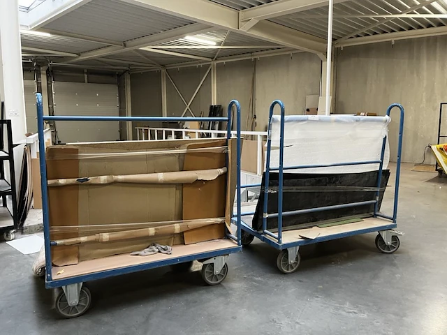 2 meubelkarren met rug - afbeelding 1 van  5