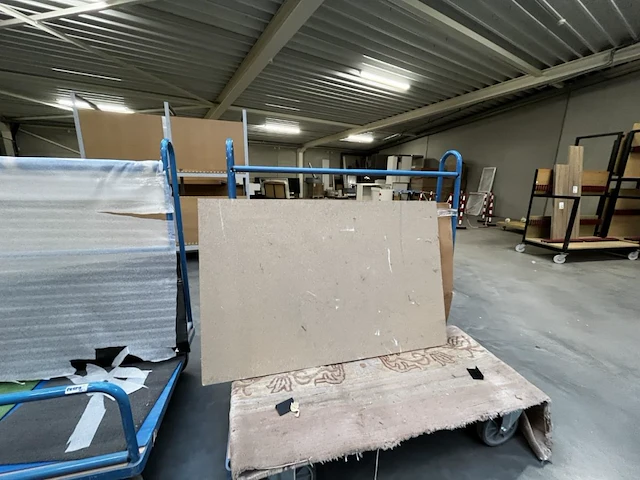 2 meubelkarren met rug - afbeelding 4 van  5