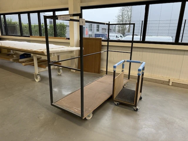 2 meubelkarren - afbeelding 1 van  4