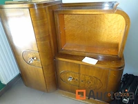 2 meubilair art deco waarvan een met grote deur aan de linkerkant en twee deuren aan de rechterkant en rek top 135cm / 55cm / 127cm hoog, de tweede heeft drie deuren die overeenkomen met de eerste meubilair 2m / 55cm / 95cm - afbeelding 4 van  5