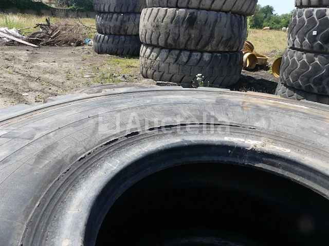 2 michelin 26.5 r 25 banden voor bouwmachines - afbeelding 4 van  4