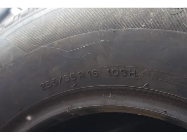 2 michelin banden voor terreinwagen - afbeelding 2 van  2