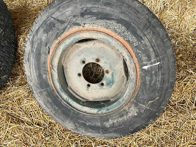 2 michelin tractorbanden - afbeelding 1 van  3