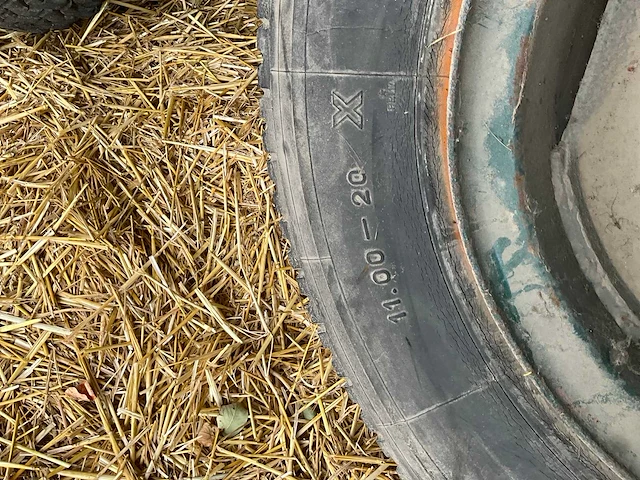 2 michelin tractorbanden - afbeelding 2 van  3