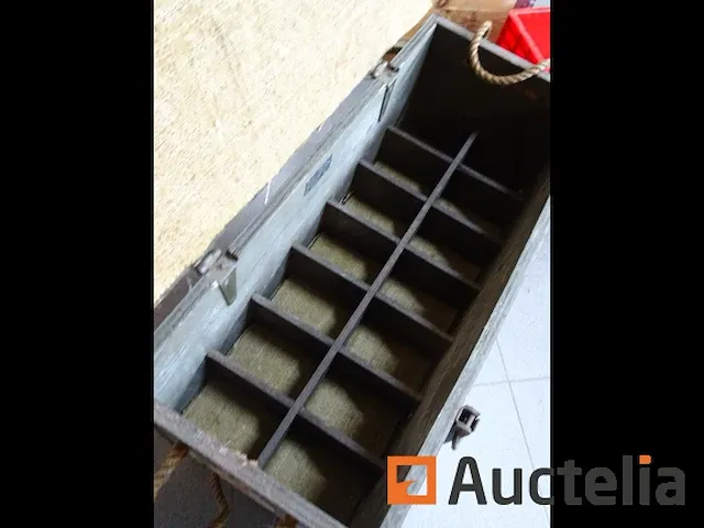2 militaire houten kisten van het rode kruis - afbeelding 3 van  5