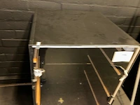 2 mobiele kasten met glasdeur - afbeelding 2 van  3