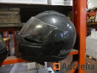2 motorhelmen en jas - afbeelding 5 van  5
