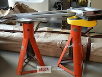 2 motosteunen en 3 zagen - afbeelding 1 van  3