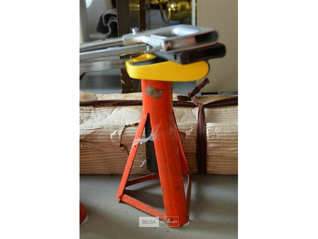 2 motosteunen en 3 zagen - afbeelding 3 van  3