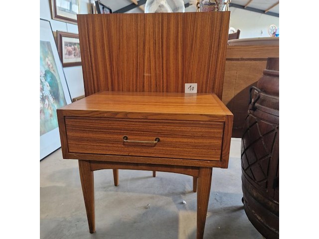 2 nachtkastjes - afbeelding 2 van  2