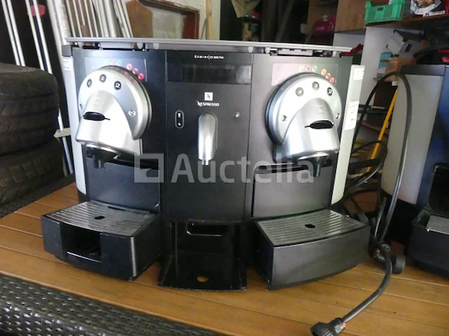 2 nespresso 705/cs200 koffiezetapparaten - afbeelding 1 van  7