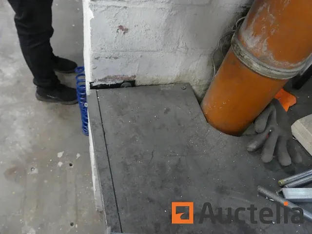 2 niet-ontmantelbare werktafels - afbeelding 3 van  6