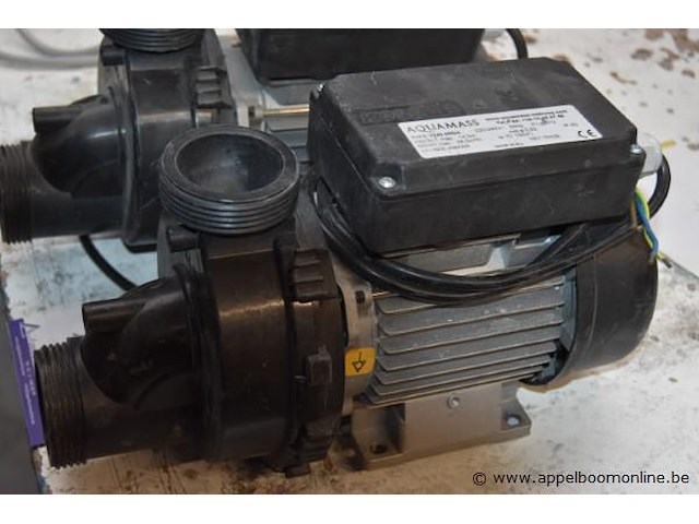 2 nieuwe pompen aquamass k240 - afbeelding 2 van  3