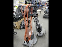 2 nilfisk fm400 d vloerreinigers - afbeelding 2 van  4