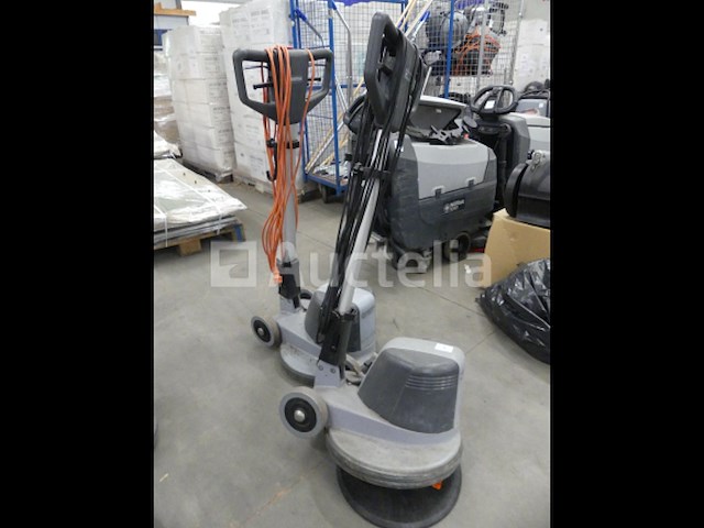 2 nilfisk fm400 d vloerreinigers - afbeelding 3 van  4