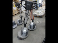 2 nilfisk fm400 d vloerreinigers - afbeelding 4 van  4