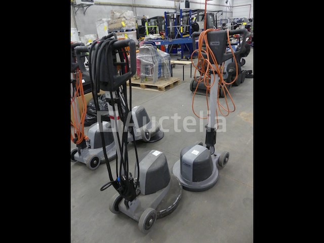 2 nilfisk fm400 d vloerreinigers - afbeelding 4 van  5