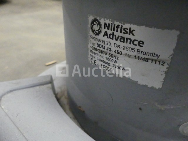2 nilfisk sdm 43-450 vloerreinigers - afbeelding 2 van  5