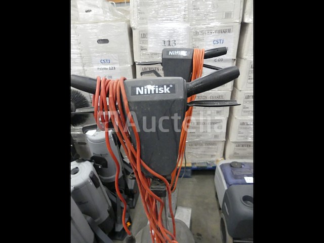 2 nilfisk sdm 43-450 vloerreinigers - afbeelding 3 van  5