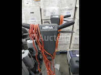 2 nilfisk sdm 43-450 vloerreinigers - afbeelding 3 van  5