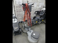 2 nilfisk sdm 43-450 vloerreinigers - afbeelding 4 van  5