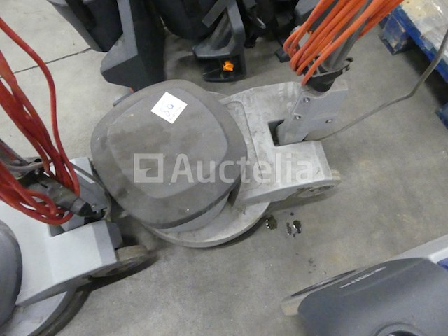 2 nilfisk sdm 43-450 vloerreinigers - afbeelding 5 van  5