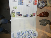 2 olifanten postzegelboek en plakket porselein - afbeelding 2 van  2