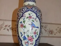 2 onze lieve vrouwebeeldjes onder stolp, divers aardewerk, vazen, kannen, potten, wandborden, koffie en thee sets, bestek, schotels, enz - afbeelding 5 van  36
