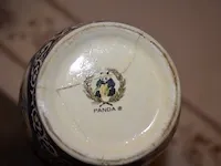 2 onze lieve vrouwebeeldjes onder stolp, divers aardewerk, vazen, kannen, potten, wandborden, koffie en thee sets, bestek, schotels, enz - afbeelding 6 van  36