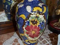 2 onze lieve vrouwebeeldjes onder stolp, divers aardewerk, vazen, kannen, potten, wandborden, koffie en thee sets, bestek, schotels, enz - afbeelding 16 van  36