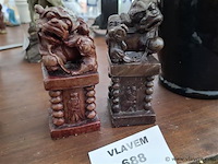 2 oosterse beelden - afbeelding 1 van  1