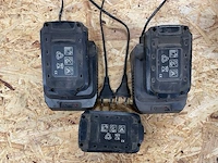 2 oplaadstations en 3 batterijen - afbeelding 1 van  2