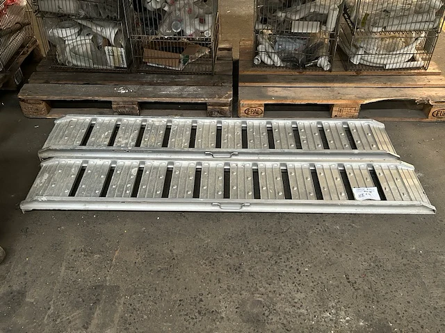 2 oprijplaten - afbeelding 1 van  4