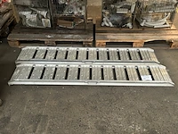 2 oprijplaten - afbeelding 1 van  4