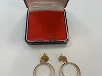 2 paar goudkleurige oorbellen