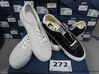 2 paar herenschoenen vans maat 42,5 - afbeelding 1 van  3