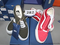 2 paar herenschoenen vans maat 42,5 - afbeelding 1 van  3