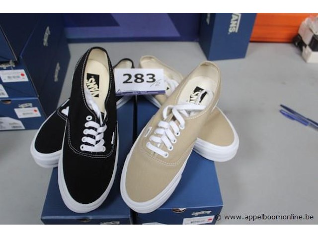 2 paar herenschoenen vans maat 42,5 - afbeelding 1 van  3