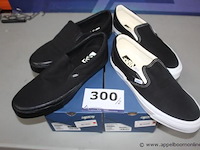 2 paar herenschoenen vans maat 45 - afbeelding 1 van  3