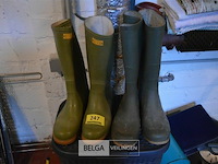 2 paar laarzen en linnenbak - afbeelding 1 van  3