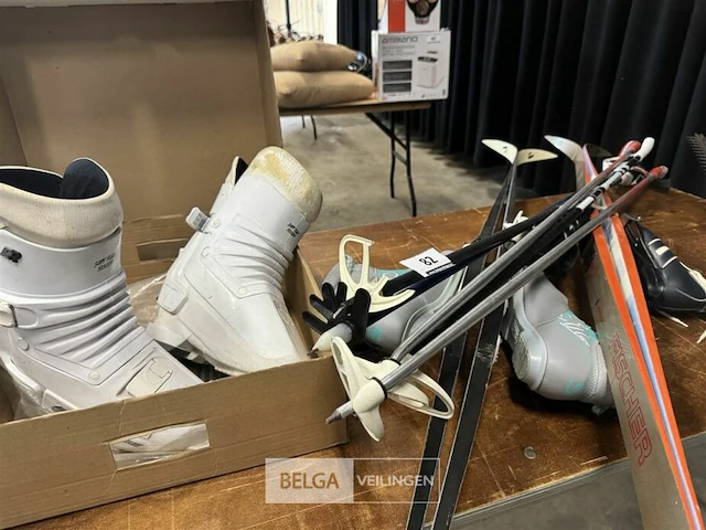 2 paar langlauflatten met schoenen, stokken, 1 paar skibotten - afbeelding 2 van  7