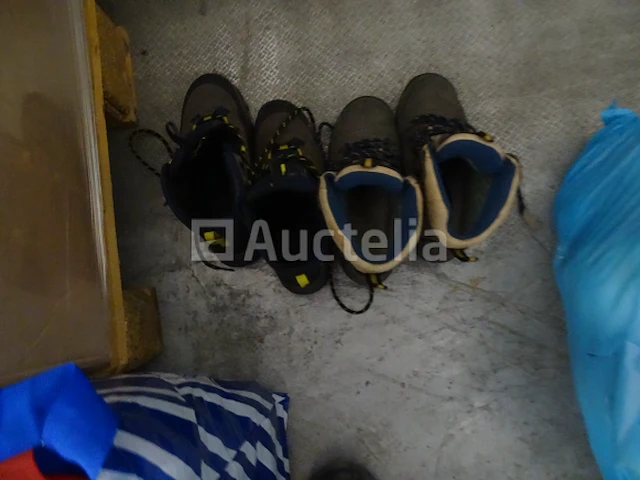 2 paar wandelschoenen - afbeelding 1 van  4