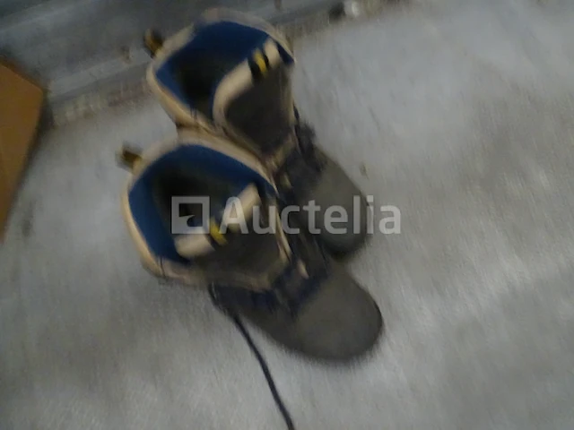 2 paar wandelschoenen - afbeelding 2 van  4