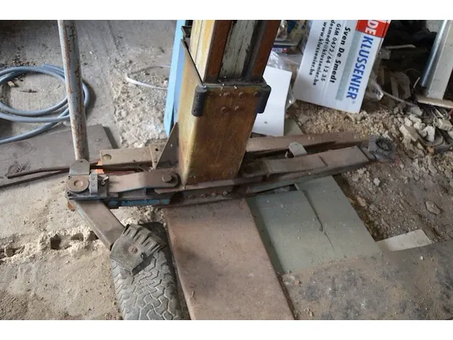 2 palen hefbrug ravaglioli-van leeuwen kp 123-bl , capaciteit 2000kg, bouwjaar 1979 - afbeelding 8 van  11