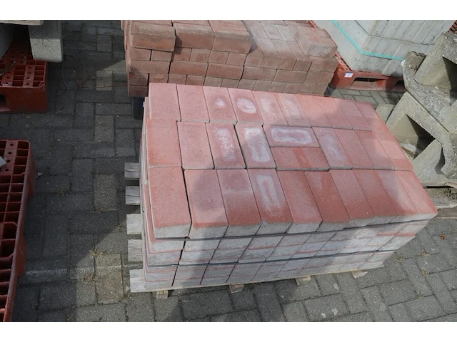 2 paletten klinkers ca. 12 m2 (zonder 2 pvc paletten) - afbeelding 4 van  7